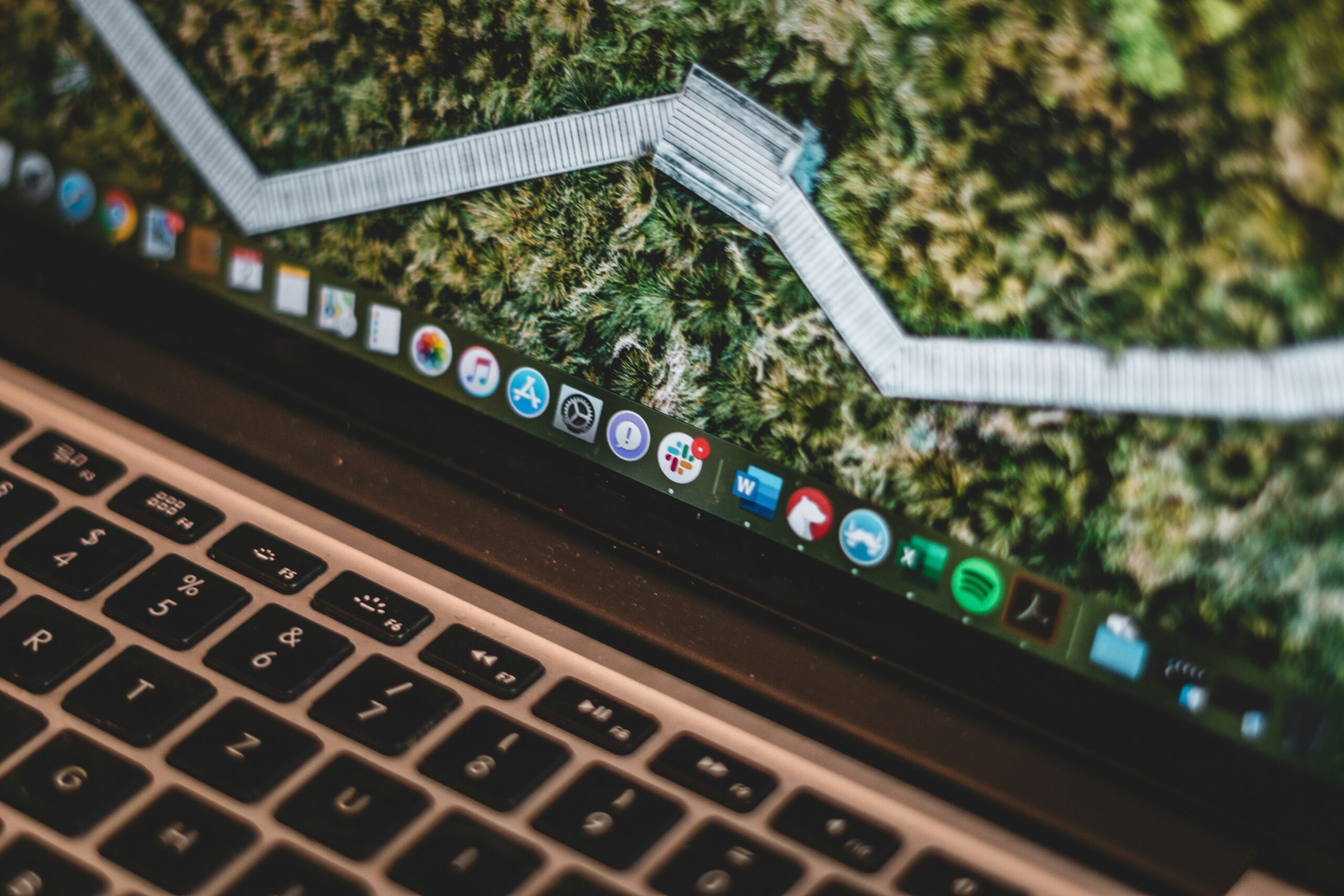 How does a virtual desktop interface make AI development easier?